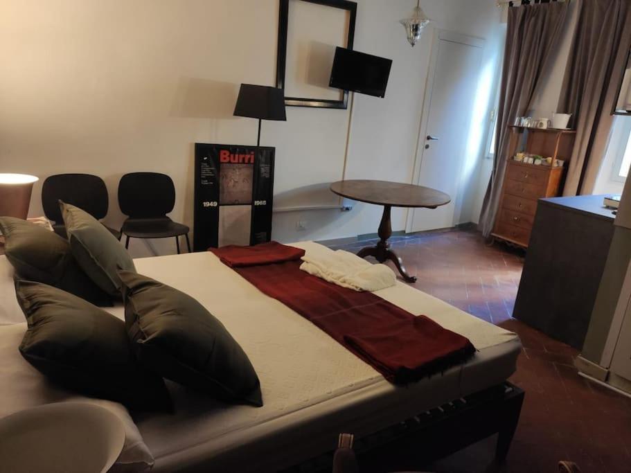 Lovely Portion Of Property Near Piazza Santo Spirito Florenz Exterior foto